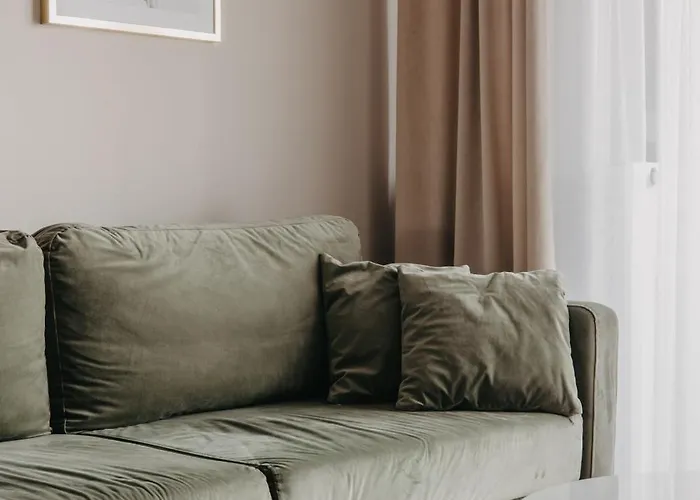 Balcony & Parking, Modern Elegant Apartment! Near Tram Wrocław