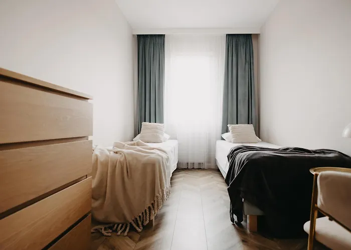 Lejlighed Balcony & Parking, Modern Elegant Apartment! Near Tram