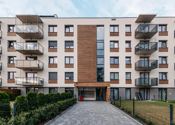 Lejlighed Balcony & Parking, Modern Elegant Apartment! Near Tram