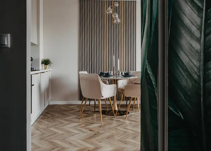 Lejlighed Balcony & Parking, Modern Elegant Apartment! Near Tram Wrocław